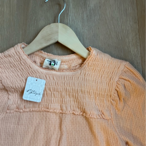 FREE PEOPLE TOP / NEW / SMALL - Picture 3 of 3